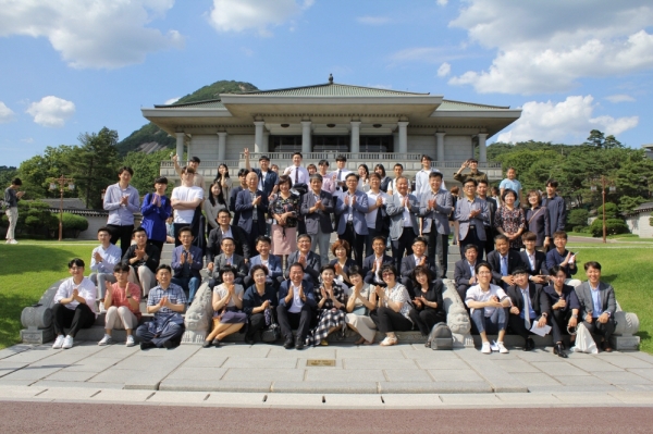 한국폴리텍대학 인천캠퍼스 재학생, 교직원, 졸업생 등 총 60명이 대한민국 청와대를 방문했다.