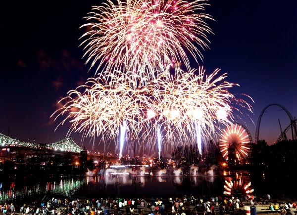 한화는 4일(한국시간) 제 35회 캐나다 몬트리올 국제불꽃축제에 대한민국 대표로 참가해 화려하면서도 우수한 불꽃 기술력을 전세계에 선보였다.(사진 한화 제공)