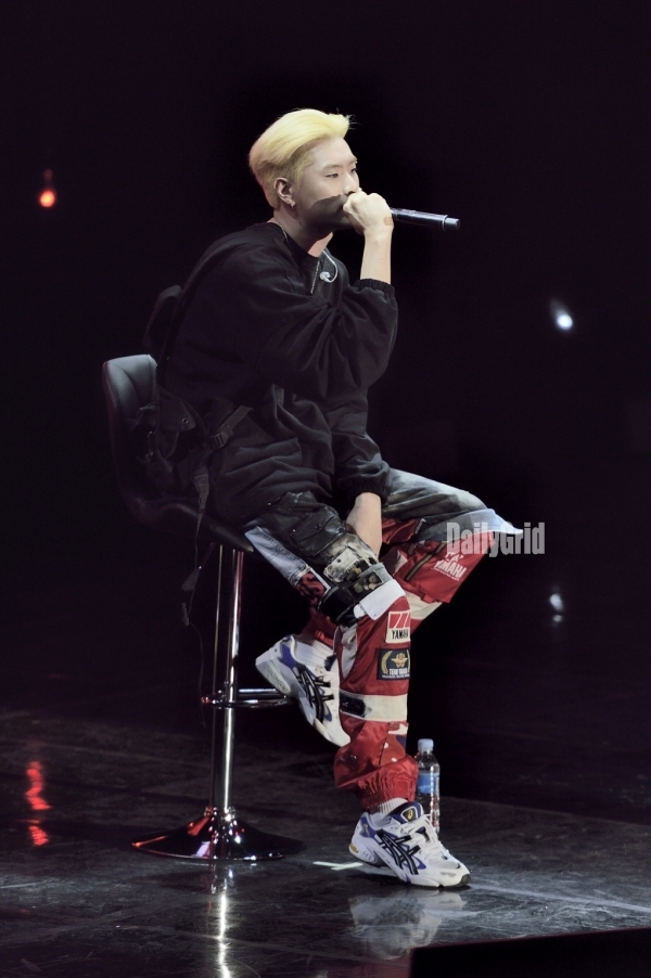 ▲ 'glo MIX MAX FESTIVAL NEW WAVE PARTY II’, colortheben 공연중 / ⓒ 오종준 기자
