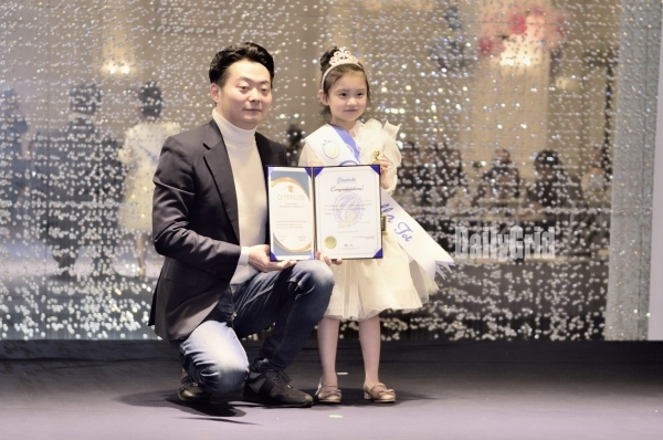 ▲ 좌측 전하린 '2020 신데렐라 토르' 수상 / ⓒ 오종준 기자
