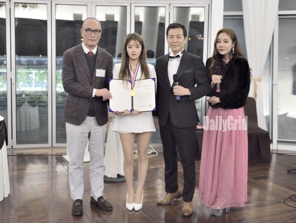 ▲ 촤측부터 2번째 박소연 ,'미스 진 ' 차지 / ⓒ 오종준 기자